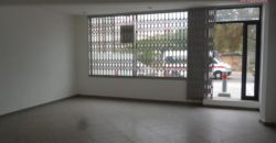 Local commercial d’une superficie de 42M2 sur un immeuble de standing, Ambohibao