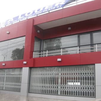 Local commercial d’une superficie de 42M2 sur un immeuble de standing, Ambohibao