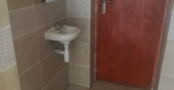 A louer local commercial de 200m2 avec parking au bord de route d’Isoraka