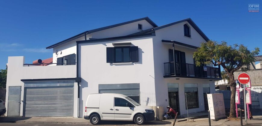 Local professionnel de 43.50 m2 avec deux vitrines, Saint Louis