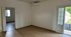 Appartement en local professionnel en centre ville de Saint-André