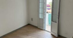 Appartement en local professionnel en centre ville de Saint-André