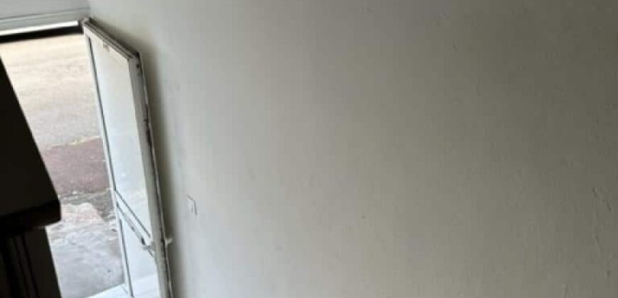 Appartement en local professionnel en centre ville de Saint-André