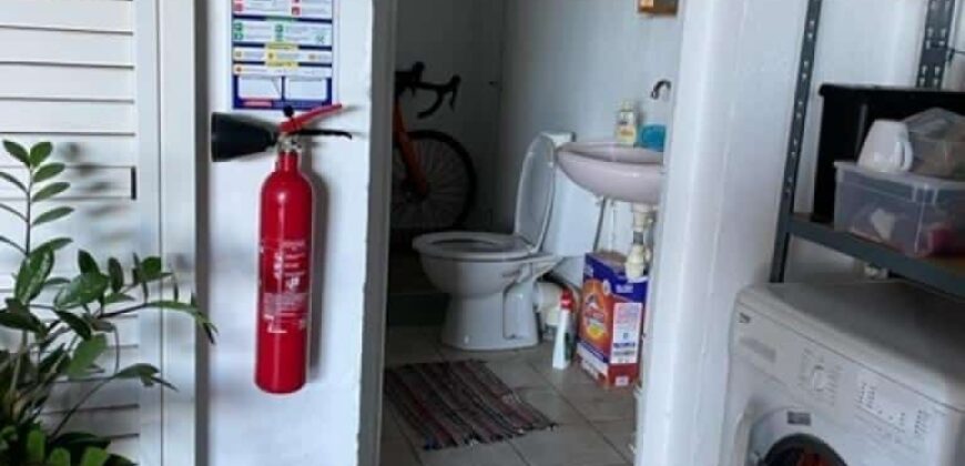 Local commercial de 80 m2 situé dans une enceinte sécurisée, Saint Pierre