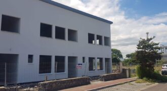 Local commercial de 100 m2 , Etang Salé