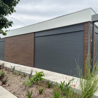 Local professionnel à louer dans un nouveau centre d’affaires avec parking à Saint Andre