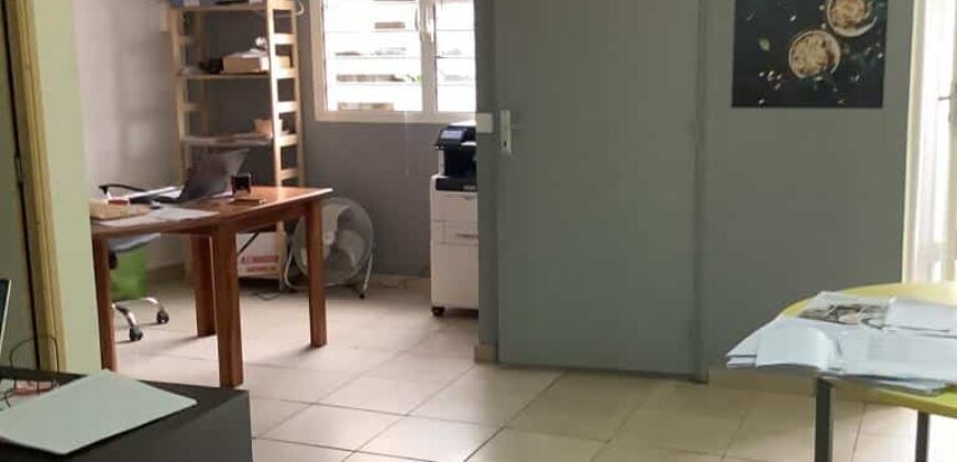 Location d’un local commercial en plein centre-ville de Ravine des Cabris