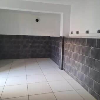 A louer : bureau ou local commercial de 35 m² au cœur de Terre Sainte.