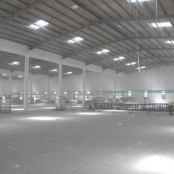 A louer grand entrepôt neuf de 5000m2 à Anosizato-Tananarive