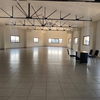 A louer: Local professionnel sécurisé de 430 m² sur By-pass-Tananarive