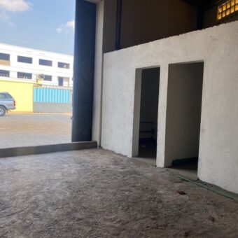 Location d’un entrepôt sécurisé de 430 m² sur By-pass, Antananarivo