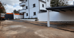 Location d’un bâtiment R+2 de type T6, idéal pour bureaux ou usage professionnel, dans un quartier prisé en bordure de route principale à Ivandry.