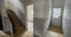 Location d’un bâtiment R+2 de type T6, idéal pour bureaux ou usage professionnel, dans un quartier prisé en bordure de route principale à Ivandry.