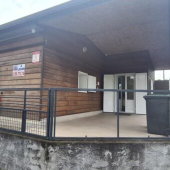 A louer un spacieux local professionnel d’environ 77 m2 situé au Tampon