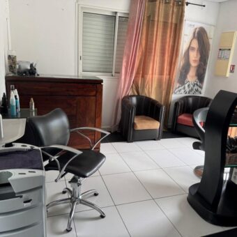 A louer : Local professionnel de 31 m² idéal pour salon de coiffure, Le Tampon