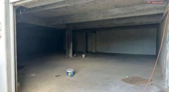A louer : Local commercial de 150 m², idéal pour le stockage à Saint-Pierre