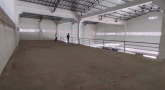 Location d’un dépôt de 1000 m² dans un site sécurisé 24h/24 à Anosizato