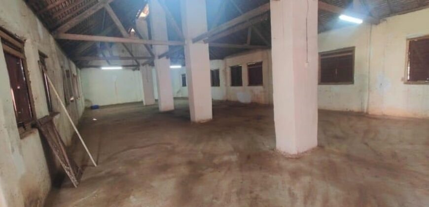 Entrepôt de 750 m² à louer à Talatamaty, à proximité des zones d’activité et commerces.