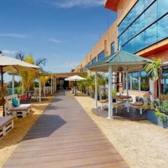 Location: Bureau moderne et flexible pour start-up ou petite équipe à Grand Baie