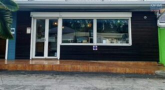 A louer un local commercial de 30m2 proche des commerces à la Rivière Saint Louis