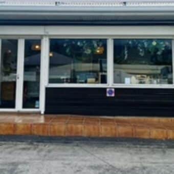 A louer un local commercial de 30m2 proche des commerces à la Rivière Saint Louis