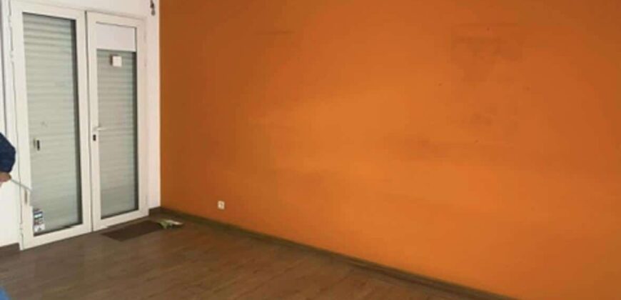 A louer un local commercial de 30m2 proche des commerces à la Rivière Saint Louis