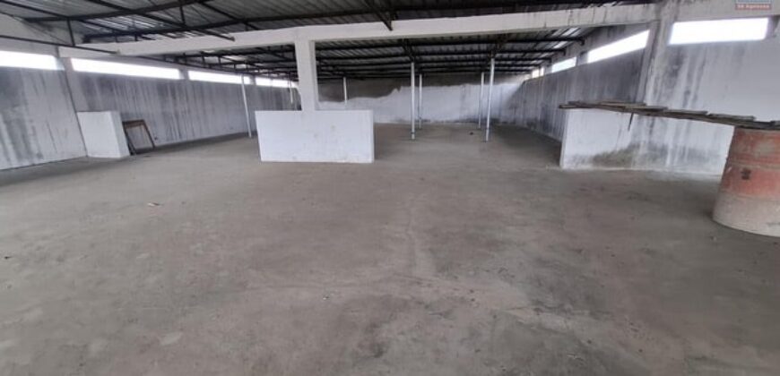 Location d’un un entrepôt de 495 m²avec parking à Andravoahangy
