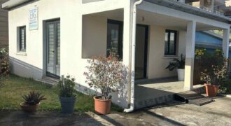Location d’un local professionnel de 51 m2 situé à Terre Sainte
