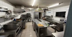 À vendre restaurant traditionnel avec murs et fonds situé en plein cœur de la ville du Port