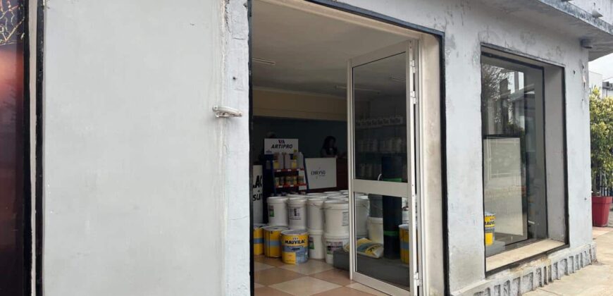 A louer un local commercial d’environ 60m2 avec parking à Ankorondrano