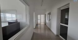 A louer deux bureaux de 150,80 m² chacun situés au 3e étage d’un immeuble professionnel à Ambolokandrina