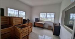 A louer deux bureaux professionnels de 105,25 m² avec parking à Ambolokandrina