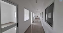 A louer deux bureaux professionnels de 105,25 m² avec parking à Ambolokandrina