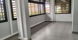 A louer un local professionnel de 508m2 avec parking à Ankorondrano