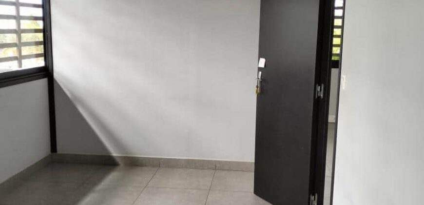 A louer un local professionnel de 251m2 proche de centre ville dans un quartier d’affaires à Ankorondrano