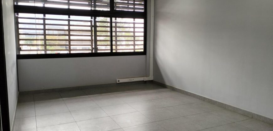 A louer un local professionnel de 251m2 proche de centre ville dans un quartier d’affaires à Ankorondrano