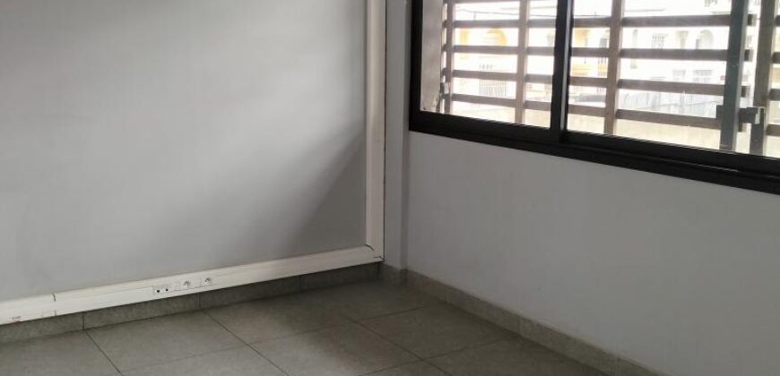 A louer un local professionnel de 251m2 proche de centre ville dans un quartier d’affaires à Ankorondrano