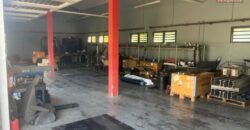 À vendre entrepôt de 268 m2 sur un terrain de 1039 m2 situé dans la dynamique zone Artisanale des Sables d’or à Etang Salé Les Hauts
