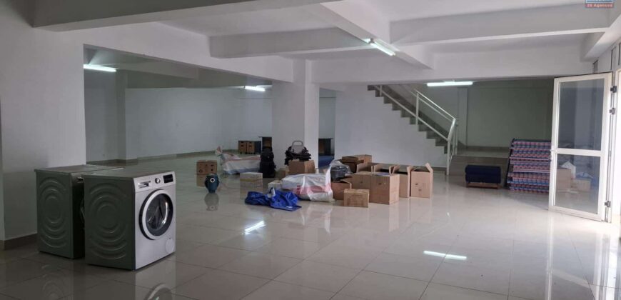 Location d’un entrepôt de 480 m² à Ambolokandrina  à 30 min du centre-ville