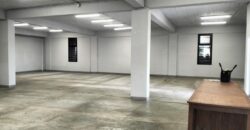 A louer un entrepôt de 225m2 avec grand parking commun à Ankorondrano