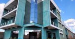 À vendre : Propriété avec dépôt de 600 m² et bureaux sur un terrain de 2 500 m² à Ambohidratrimo