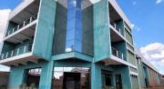 À vendre : Propriété avec dépôt de 600 m² et bureaux sur un terrain de 2 500 m² à Ambohidratrimo