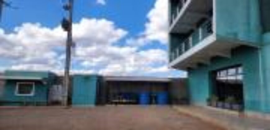 À vendre : Propriété avec dépôt de 600 m² et bureaux sur un terrain de 2 500 m² à Ambohidratrimo