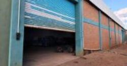 À vendre : Propriété avec dépôt de 600 m² et bureaux sur un terrain de 2 500 m² à Ambohidratrimo