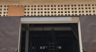 A louer un entrepôt neuf de 1000m2 sur deux niveaux dans un quartier sécurisé à Anosizato