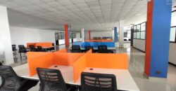 A louer un spacieux local commercial ou professionnel de 1500m2 avec parking à Anosizato