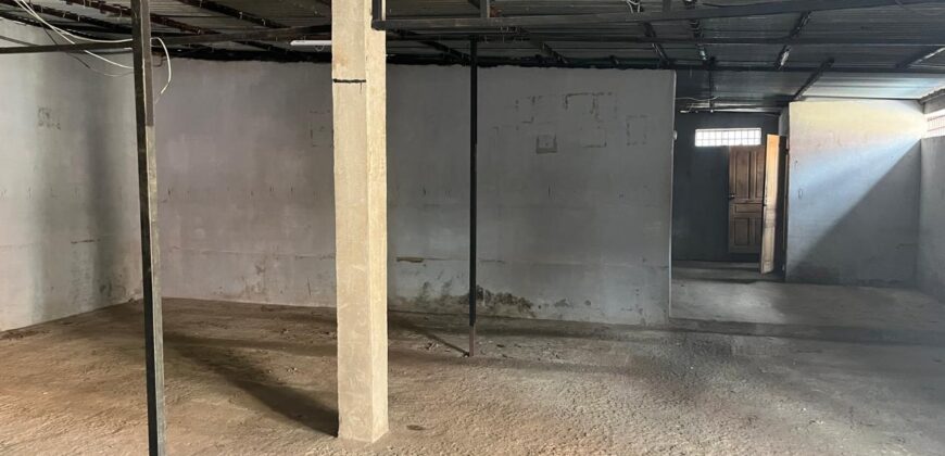 A louer un local commercial de 100m2 sur 3 niveaux à Andranonahoatra Itaosy