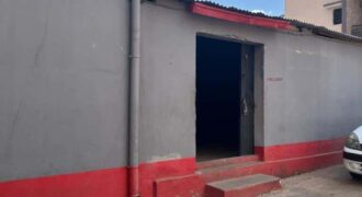 A louer un local commercial de 100m2 sur 3 niveaux à Andranonahoatra Itaosy