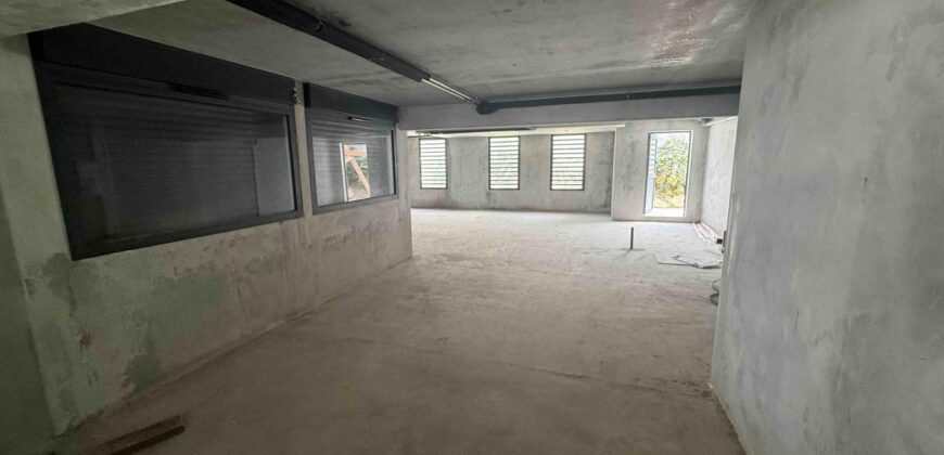 En vente un local commercial de 97 m² idéalement situé à Saint-Denis