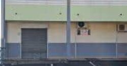 A louer un local commercial de 110m2 proche des commerces à la Grande Montée